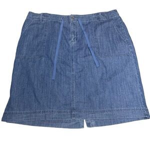 CJ Banks Medium Wash Denim Skirt N0470